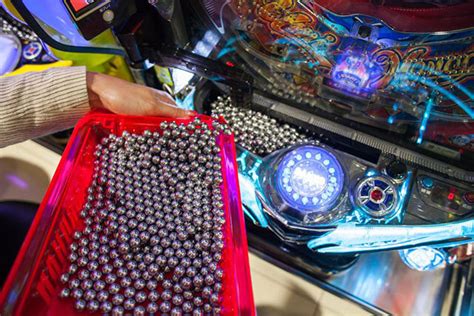 Beginner's Guide to Playing Pachinko in Japan.